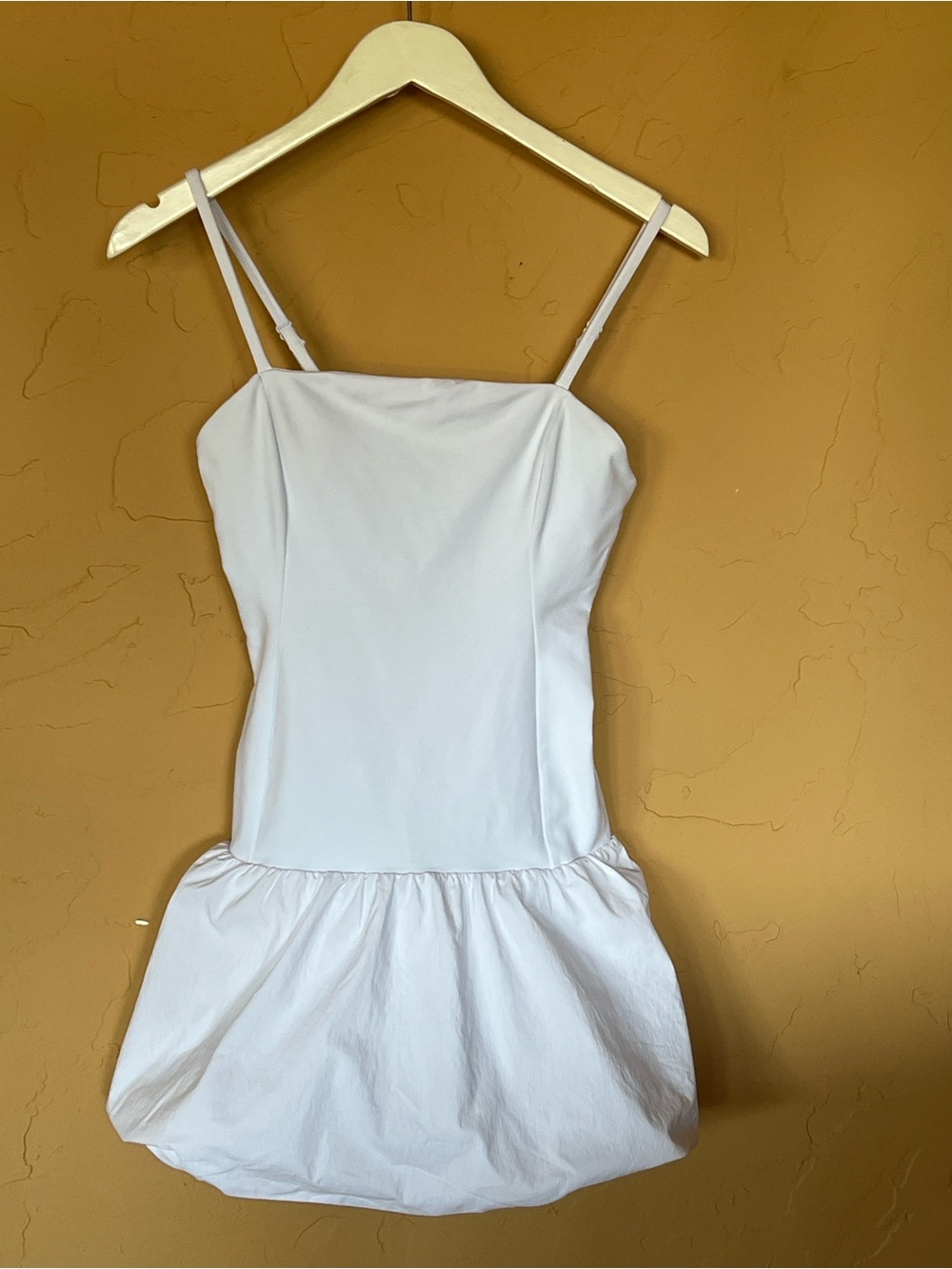 BNWOT ALO TENNIS BUBBLE DRESS - Picture 8 of 9